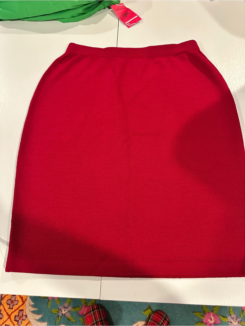 St. John Red Pencil Skirt - Sleek Knit Silhouette - Picture 2 of 6